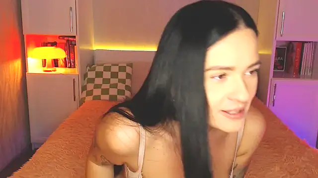 Leaaaaaaaaa online show from February 2025 06:24:02 PM