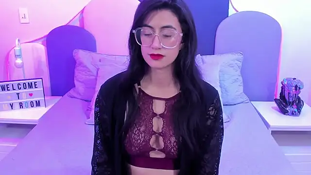 Snapshot of SophieGomez22 chatting on February 2025 05:33:01 PM SophieGomez22 online show from February 2025 05:33:01 PM