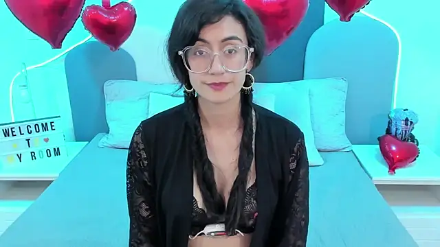 Snapshot of SophieGomez22 chatting on February 2025 05:33:01 PM SophieGomez22 online show from February 2025 05:33:01 PM