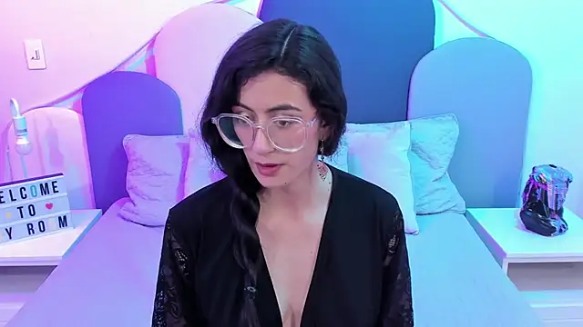 Snapshot of SophieGomez22 chatting on February 2025 11:17:01 AM SophieGomez22 online show from February 2025 11:17:01 AM