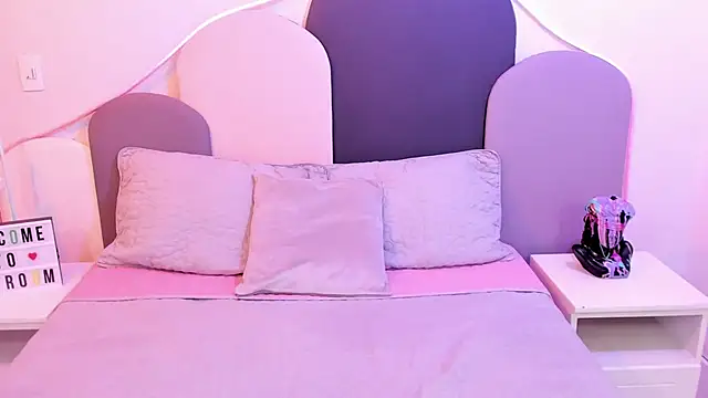 Snapshot of SophieGomez22 chatting on February 2025 05:18:02 PM SophieGomez22 online show from February 2025 05:18:02 PM