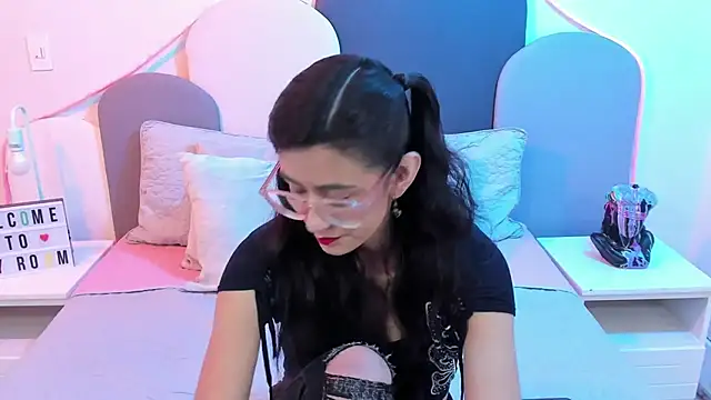 Snapshot of SophieGomez22 chatting on March 2025 11:27:01 AM SophieGomez22 online show from March 2025 11:27:01 AM