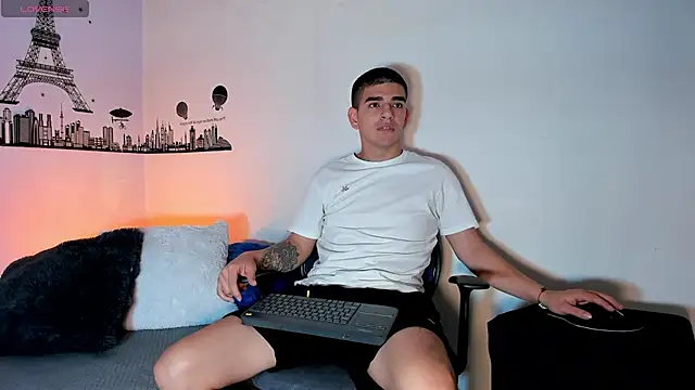 Ares Johnson online show from December 2024 05:45:02 PM