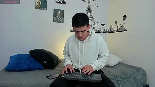 Ares Johnson online show from December 2024 09:13:02 PM