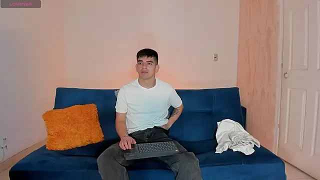 Ares Johnson online show from September 2025 12:59:02 PM