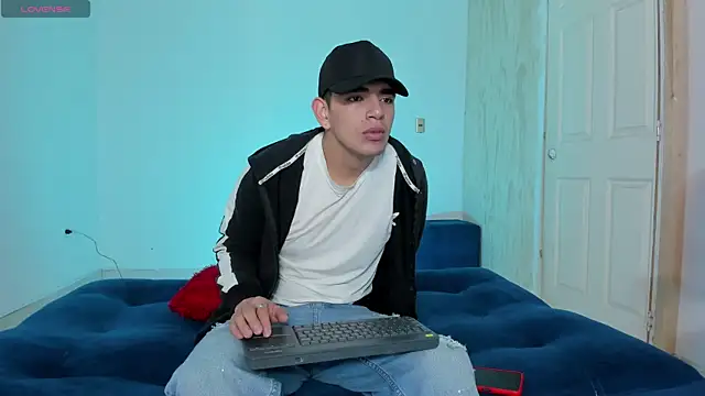 Snapshot of Ares_Johnson chatting on September 2025 01:36:01 PM Ares Johnson online show from September 2025 01:36:01 PM