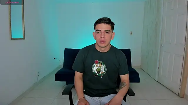 Snapshot of Ares_Johnson chatting on October 2025 03:42:01 PM Ares Johnson online show from October 2025 03:42:01 PM