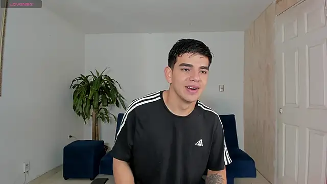 Snapshot of Ares_Johnson chatting on October 2025 12:16:02 PM Ares Johnson online show from October 2025 12:16:02 PM