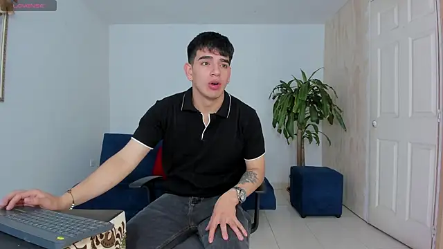 Snapshot of Ares_Johnson chatting on October 2025 01:44:02 PM Ares Johnson online show from October 2025 01:44:02 PM