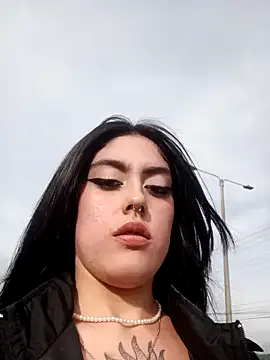 Snapshot of Mazikeen-- chatting on February 2025 09:50:01 PM Mazikeen-- online show from February 2025 09:50:01 PM