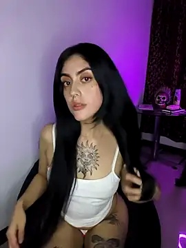 Snapshot of Mazikeen-- chatting on November 2025 11:18:01 PM Mazikeen-- online show from November 2025 11:18:01 PM