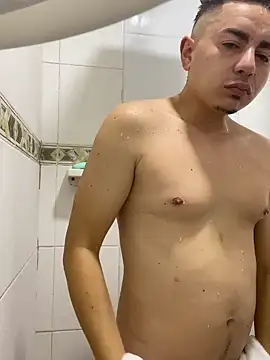 DanielGomez9 online show from December 2024 12:01:01 PM