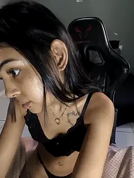 Livia Diaz online show from April 2026 06:49:02 PM