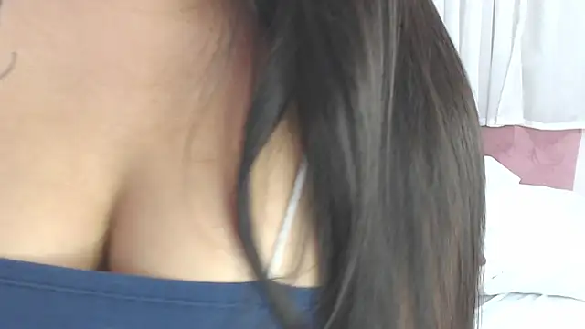 Snapshot of LexiiBloom chatting on February 2025 05:48:01 PM LexiiBloom online show from February 2025 05:48:01 PM
