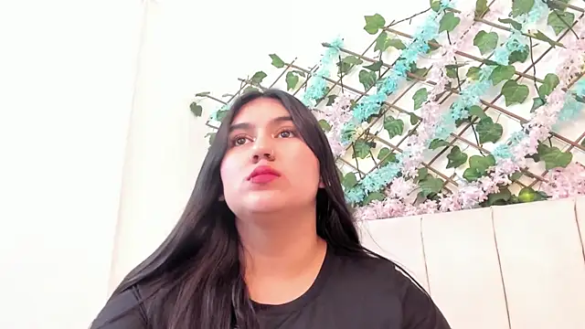 Snapshot of LexiiBloom chatting on September 2025 04:01:02 AM LexiiBloom online show from September 2025 04:01:02 AM