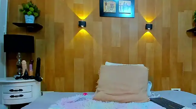 Snapshot of marianaa90 chatting on December 2024 11:26:02 PM marianaa90 online show from December 2024 11:26:02 PM