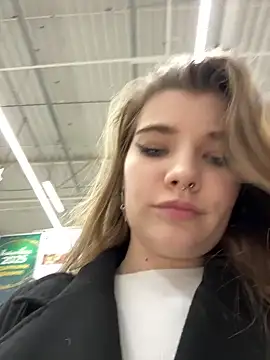 Snapshot of Holy_Tereza chatting on January 2025 03:39:01 PM Holy Tereza online show from January 2025 03:39:01 PM