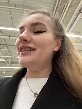 Snapshot of Holy_Tereza chatting on January 2025 03:23:01 PM Holy Tereza online show from January 2025 03:23:01 PM