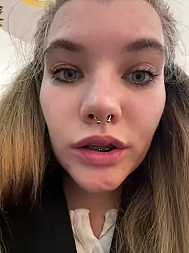 Snapshot of Holy_Tereza chatting on March 2025 06:22:02 PM Holy Tereza online show from March 2025 06:22:02 PM