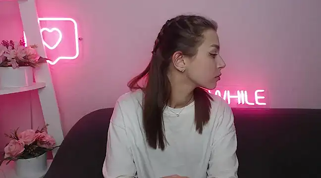 MilanaAngelAs online show from January 2025 05:43:01 AM