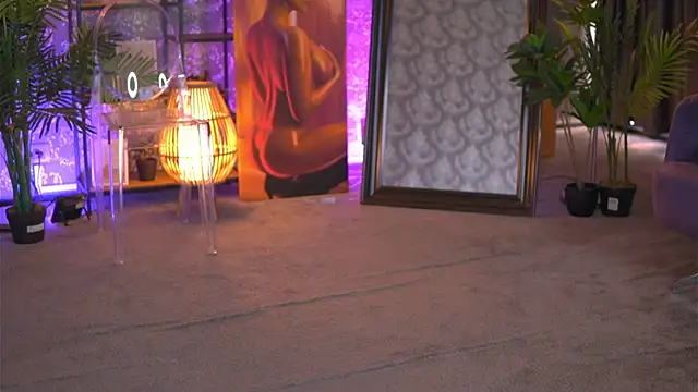 EvaZane online show from January 2025 09:00:01 AM