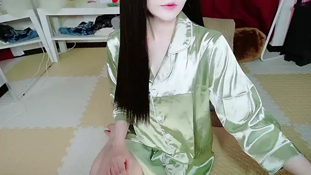 Snapshot of _mi_tsu_ki_ chatting on May 2026 09:21:01 PM mi tsu ki online show from May 2026 09:21:01 PM