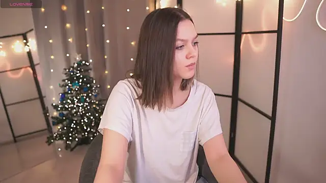 Addelin Moon online show from December 2024 04:17:01 PM