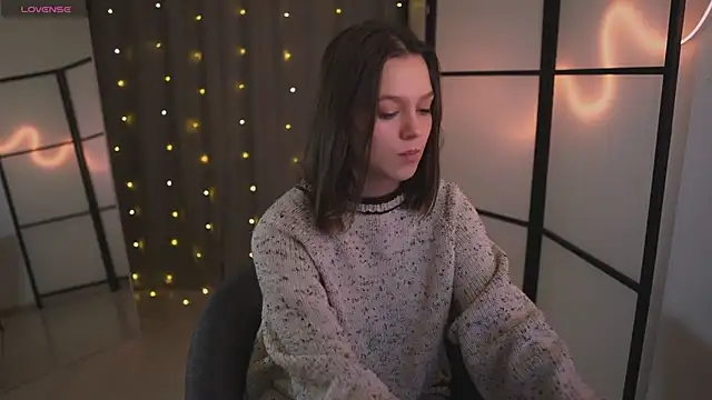 Addelin Moon online show from January 2025 04:01:01 PM