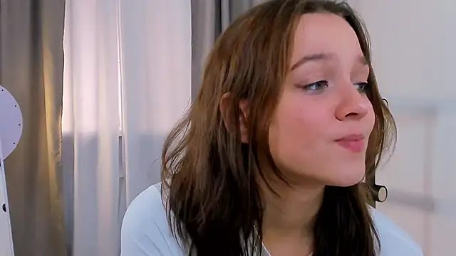 Addelin Moon online show from September 2025 03:23:01 PM