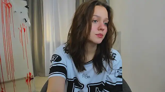 Addelin Moon online show from October 2025 04:14:02 PM