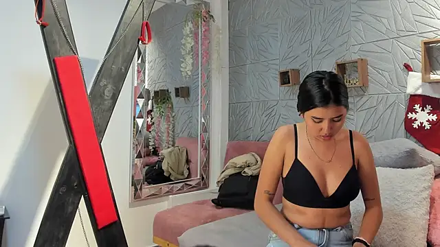 LilithKlain  online show from December 2024 07:27:02 PM