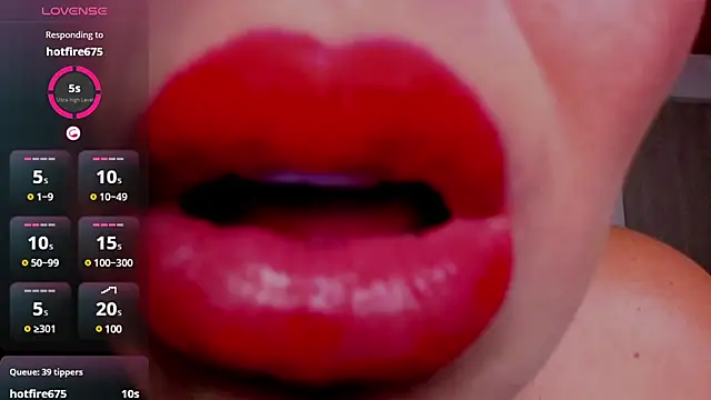 Snapshot of charlottemeyerr chatting on January 2025 10:23:01 PM charlottemeyerr online show from January 2025 10:23:01 PM