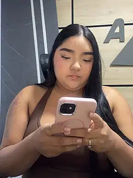 little lissiee online show from June 2026 01:05:02 AM