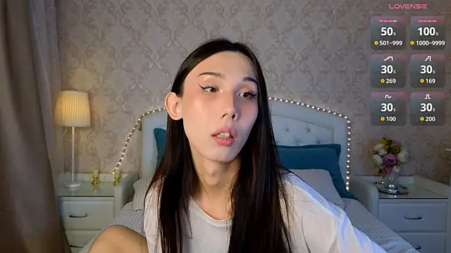 Kaia Sunshine Mia online show from October 2025 02:29:02 PM