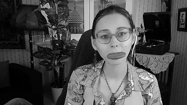 Orianna Fox online show from December 2024 05:46:01 PM