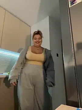 AllysonK online show from December 2024 12:05:01 PM