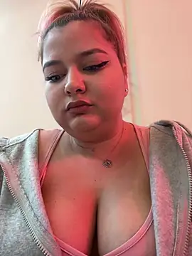 AllysonK online show from December 2024 12:16:02 PM