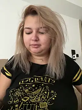 AllysonK online show from December 2024 10:12:01 AM