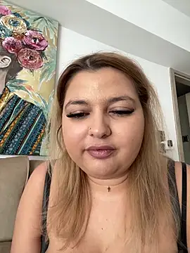 AllysonK online show from February 2025 12:27:01 PM