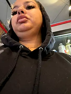 AllysonK online show from October 2025 05:41:01 AM