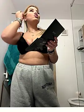 AllysonK online show from January 2026 11:56:01 AM