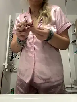 AllysonK online show from February 2026 11:09:02 AM