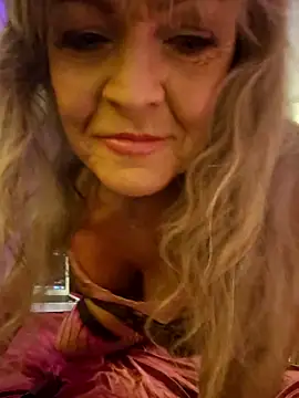 Snapshot of annika_lately chatting on May 2026 06:07:02 PM annika lately online show from May 2026 06:07:02 PM