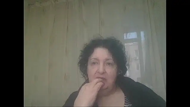 Snapshot of maturekorine chatting on October 2025 03:12:01 PM maturekorine online show from October 2025 03:12:01 PM