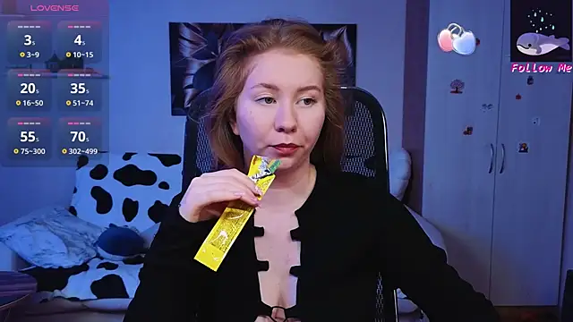 D0nna  online show from October 2025 03:36:01 PM