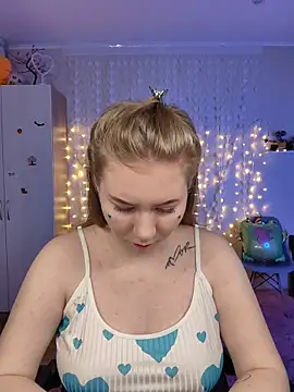 D0nna  online show from February 2026 08:27:02 PM