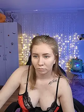 D0nna  online show from February 2026 10:19:01 PM