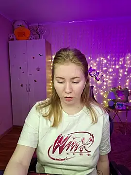 D0nna  online show from April 2026 09:45:02 PM