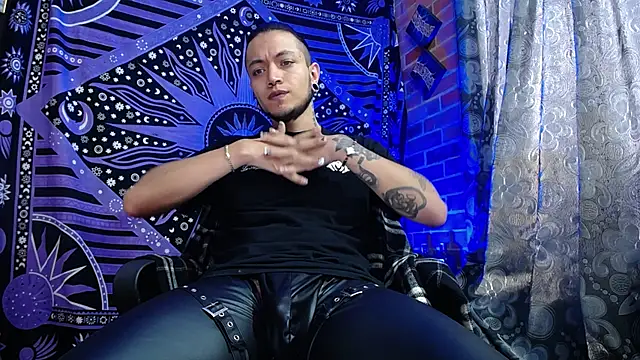 Snapshot of Dicaprioo_ chatting on October 2025 06:49:02 PM Dicaprioo online show from October 2025 06:49:02 PM