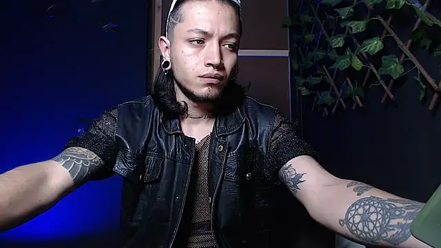 Snapshot of Dicaprioo_ chatting on October 2025 05:48:02 AM Dicaprioo online show from October 2025 05:48:02 AM